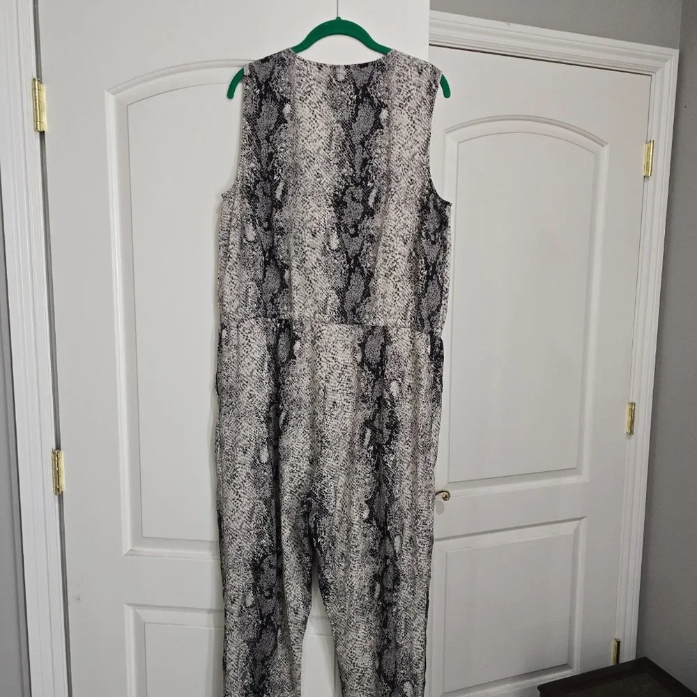 SALE! Walter Baker Jumpsuit - Picture 7 of 10